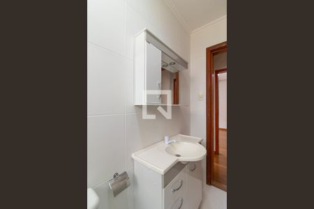 Banheiro de apartamento à venda com 2 quartos, 60m² em Menino Deus, Porto Alegre