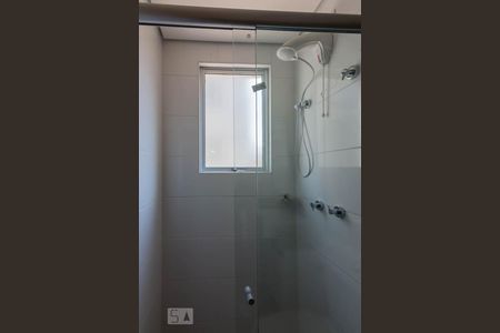 Chuveiro Banheiro Social de apartamento para alugar com 1 quarto, 40m² em Funcionários, Belo Horizonte