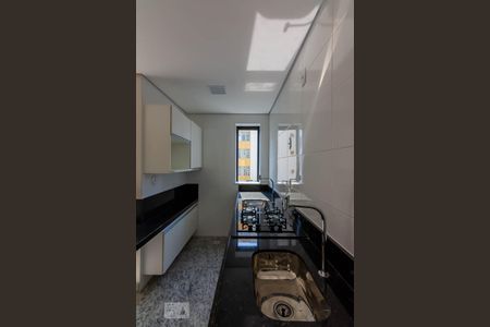Cozinha de apartamento para alugar com 1 quarto, 36m² em Funcionários, Belo Horizonte