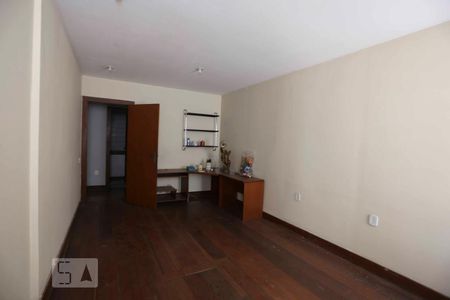 Casa para alugar com 300m², 4 quartos e 2 vagassuíte 3
