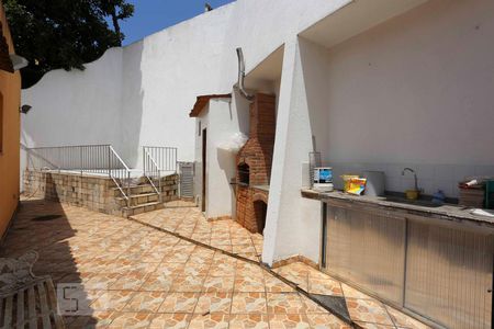 Casa para alugar com 300m², 4 quartos e 2 vagasquintal com piscina