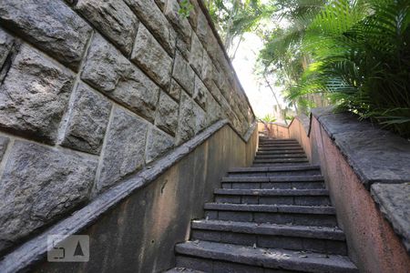 entrada de casa para alugar com 4 quartos, 300m² em Vila Isabel, Rio de Janeiro