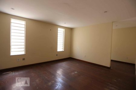 Casa para alugar com 300m², 4 quartos e 2 vagassuíte 2