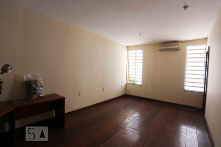 Casa para alugar com 300m², 4 quartos e 2 vagassuíte 3