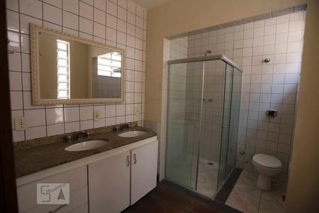 Casa para alugar com 300m², 4 quartos e 2 vagasbanheiro suíte 2