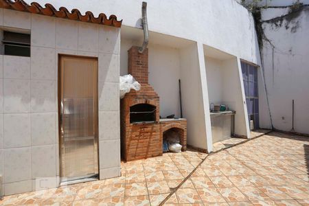 Casa para alugar com 300m², 4 quartos e 2 vagasquintal com piscina