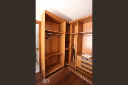 Casa para alugar com 300m², 4 quartos e 2 vagascloset suíte 3