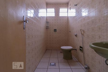 Banheiro de apartamento à venda com 2 quartos, 54m² em Padre Eustáquio, Belo Horizonte