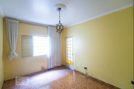 Casa à venda com 120m², 3 quartos e 2 vagasQuarto de Serviço