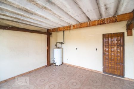 Casa à venda com 120m², 3 quartos e 2 vagasVaranda Traseira