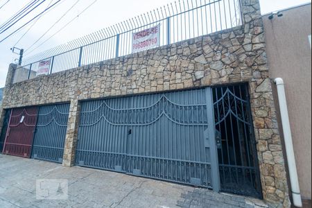 Casa à venda com 120m², 3 quartos e 2 vagasFachada