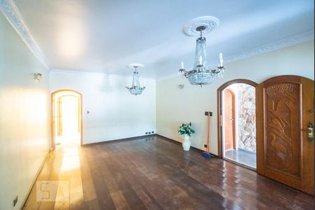 Sala de casa à venda com 3 quartos, 120m² em Vila Carrão, São Paulo