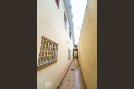 Casa à venda com 120m², 3 quartos e 2 vagasCorredor