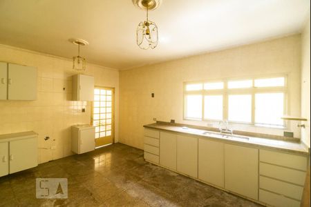 Cozinha de casa à venda com 3 quartos, 120m² em Vila Carrão, São Paulo