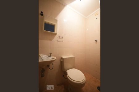 Apartamento para alugar com 122m², 3 quartos e 2 vagas Apartamento para alugar com 122m², 3 quartos e 2 vagasBanheiro de Serviço