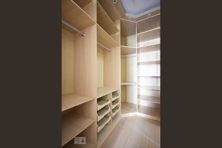 Apartamento para alugar com 122m², 3 quartos e 2 vagas Apartamento para alugar com 122m², 3 quartos e 2 vagasArmário da Suíte