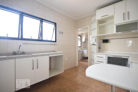 Apartamento para alugar com 122m², 3 quartos e 2 vagas Apartamento para alugar com 122m², 3 quartos e 2 vagasCozinha