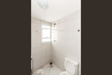 Banheiro de apartamento para alugar com 2 quartos, 60m² em Jardim Alvorada, Guarulhos