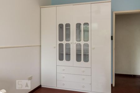 Apartamento à venda com 90m², 2 quartos e 1 vagaQuarto 2 - Armários