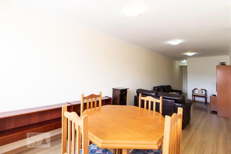 Sala de apartamento para alugar com 2 quartos, 62m² em Centro, Curitiba