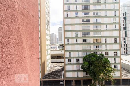 Vista Quarto 1 de apartamento para alugar com 2 quartos, 62m² em Centro, Curitiba