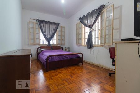 Casa à venda com 220m², 3 quartos e 8 vagasQuarto 2