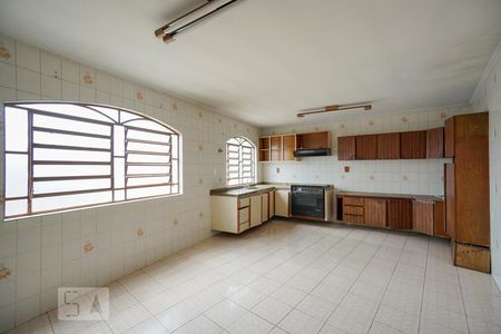 Casa à venda com 240m², 4 quartos e 4 vagas Casa à venda com 240m², 4 quartos e 4 vagasCozinha