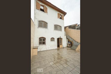 Casa à venda com 240m², 4 quartos e 4 vagas Casa à venda com 240m², 4 quartos e 4 vagasQuintal