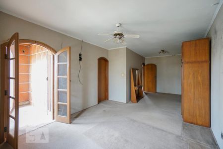 Casa à venda com 240m², 4 quartos e 4 vagas Casa à venda com 240m², 4 quartos e 4 vagasQuarto 4 suíte