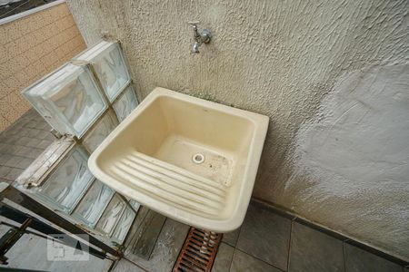 Casa à venda com 240m², 4 quartos e 4 vagas Casa à venda com 240m², 4 quartos e 4 vagasDetalhe área de serviço