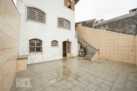 Casa à venda com 240m², 4 quartos e 4 vagas Casa à venda com 240m², 4 quartos e 4 vagasQuintal