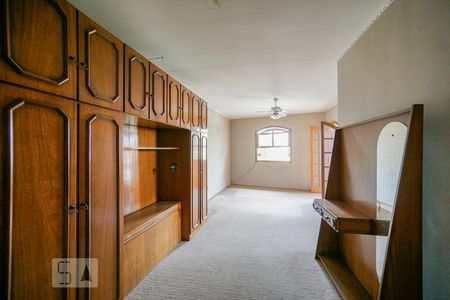 Casa à venda com 240m², 4 quartos e 4 vagas Casa à venda com 240m², 4 quartos e 4 vagasQuarto 4 suíte