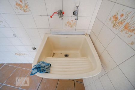 Casa à venda com 240m², 4 quartos e 4 vagas Casa à venda com 240m², 4 quartos e 4 vagasDetalhe área de serviço