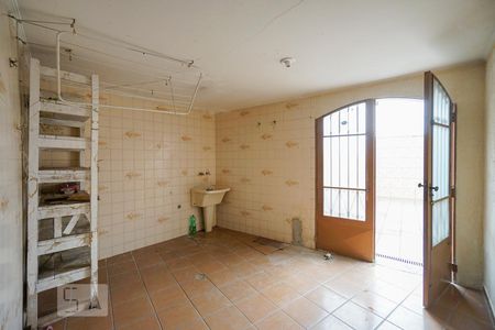 Casa à venda com 240m², 4 quartos e 4 vagas Casa à venda com 240m², 4 quartos e 4 vagasÁrea de serviço