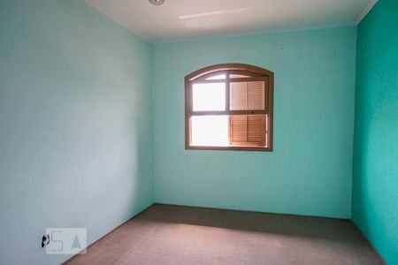 Casa à venda com 240m², 4 quartos e 4 vagas Casa à venda com 240m², 4 quartos e 4 vagasQuarto 2