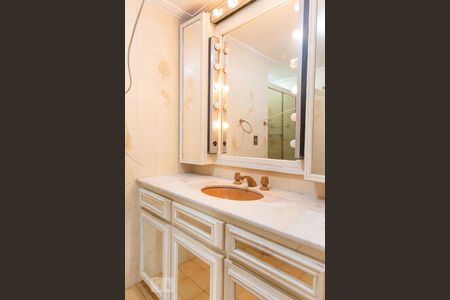 Banheiro da Suíte de apartamento à venda com 3 quartos, 110m² em Boa Vista, Porto Alegre