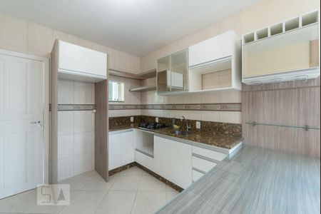 Cozinha de casa para alugar com 2 quartos, 48m² em Barreiros, São José