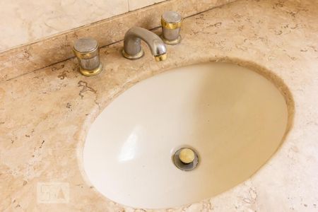 Banheiro Pia de casa para alugar com 1 quarto, 50m² em Vila Ipojuca, São Paulo