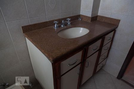 Banheiro pia de apartamento para alugar com 2 quartos, 65m² em Méier, Rio de Janeiro