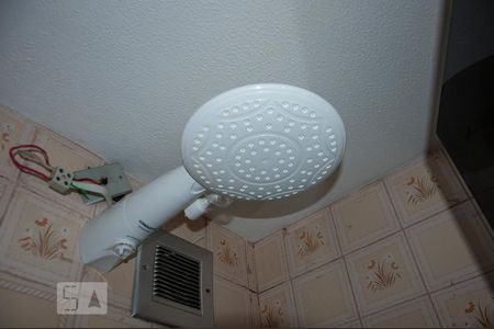 Chuveiro de apartamento para alugar com 1 quarto, 43m² em Santana, Porto Alegre