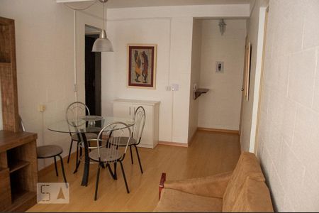 Sala de apartamento para alugar com 1 quarto, 43m² em Santana, Porto Alegre