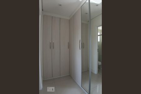 Apartamento à venda com 66m², 2 quartos e 1 vagaCloset da suíte