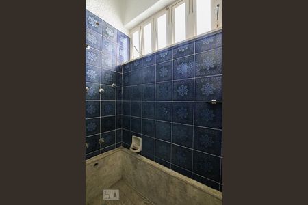 Casa para alugar com 230m², 3 quartos e 3 vagasBanheiro Social