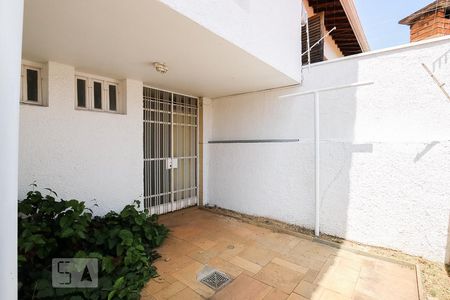 Casa para alugar com 230m², 3 quartos e 3 vagasÁrea Externa