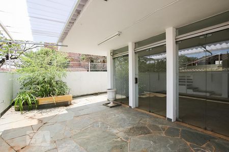 Casa para alugar com 230m², 3 quartos e 3 vagasÁrea Externa