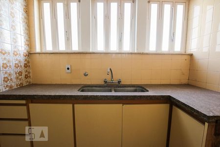 Casa para alugar com 230m², 3 quartos e 3 vagasCozinha