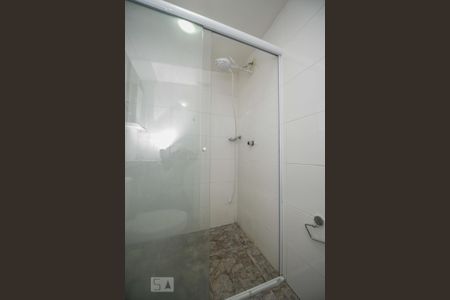 Detalhe banheiro de apartamento para alugar com 2 quartos, 52m² em Jardim Tranqüilidade, Guarulhos