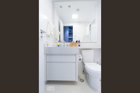 Banheiro de kitnet/studio para alugar com 1 quarto, 37m² em Campo Belo, São Paulo