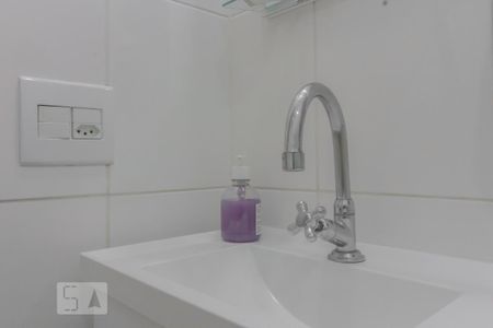 Banheiro  de apartamento para alugar com 2 quartos, 60m² em Vila Vermelha, São Paulo