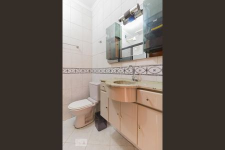 Casa à venda com 250m², 3 quartos e 8 vagas Casa à venda com 250m², 3 quartos e 8 vagasBanheiro